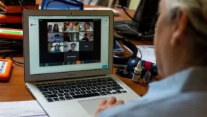 Aposta em ensino a distância gera demissão em massa de professores universitários