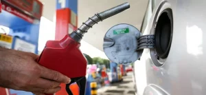Preço da gasolina cai 14% e despenca nº de estados onde etanol vale a pena