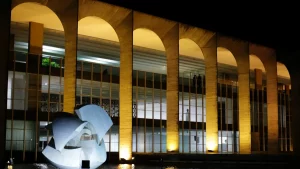 Presidência ordena suspensão de redes sociais de embaixadas