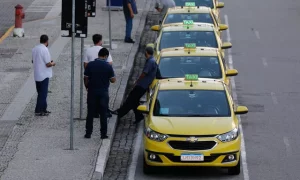 Auxílio a taxistas poderá ser pago a motoristas que não são os proprietários do alvará