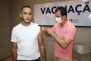 Cerca de 10 mil doses de vacinas contra Covid podem vencer em Marabá
