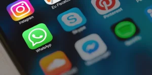 Fake news nas eleições: WhatsApp ainda é a plataforma mais preocupante, avalia Pablo Ortellado