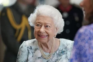 Bolsonaro decreta luto de três dias por morte de rainha Elizabeth II