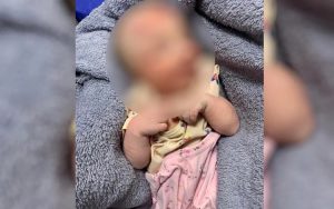 Mãe abandona bebê no lixo e finge ter encontrado criança para não ser presa