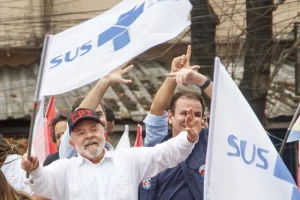 Lula acerta ao não ir a Aparecida, avalia equipe petista