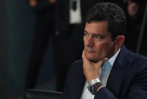 Moro agradece a policiais após operação da PF contra ataques a ele