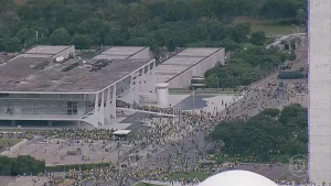 Dados de vacinação de Bolsonaro, sua filha, Mauro Cid e família foram forjados