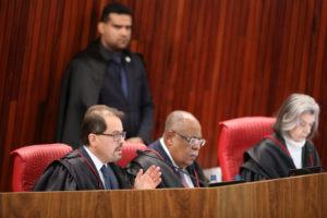 TSE pode concluir nesta sexta o julgamento de Bolsonaro