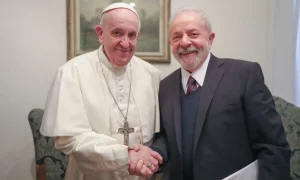 Lula chega ao Vaticano para reunião com o Papa Francisco
