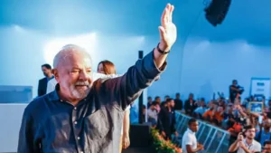 Lula chega a Belém para cumprir agenda no fim de semana