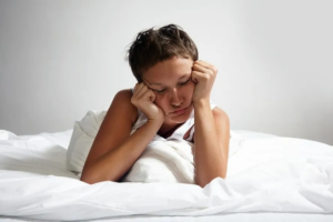 Pegue no sono: 6 dicas de especialistas para desacelerar a mente na hora de dormir